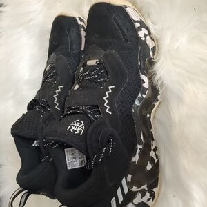 D.O.N Issue 3 Basketball Sneakers 5.5 Boys